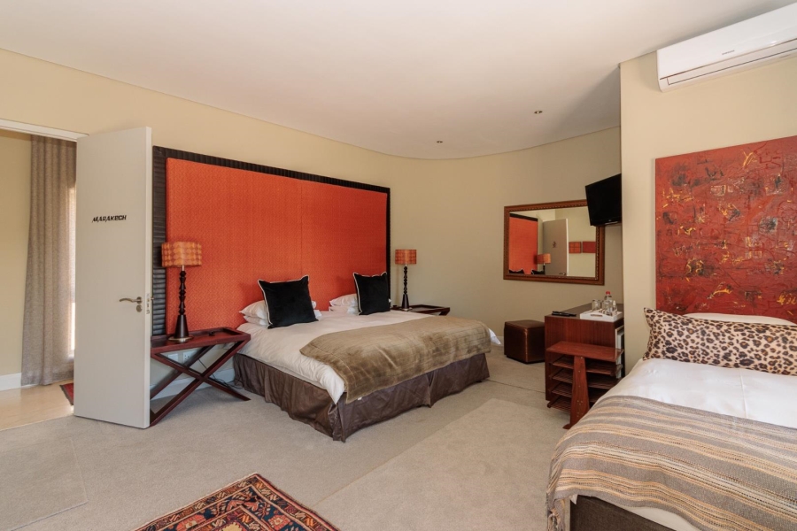 8 Bedroom Property for Sale in Sunset Beach Western Cape